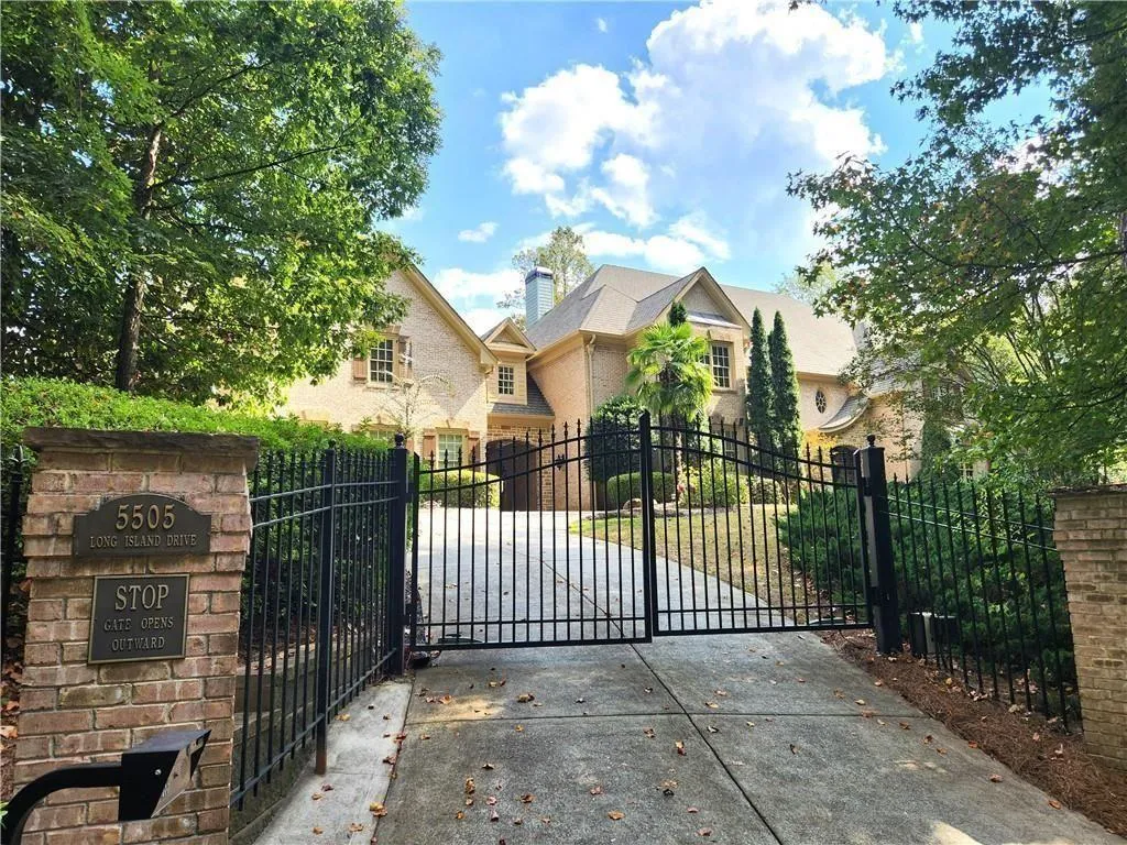 Gates offering privacy and security