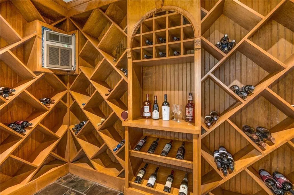 5505 Long Island Drive Nw, Atlanta, Georgia 30327, 6 Bedrooms Bedrooms, ,6 BathroomsBathrooms,Residential,For Sale,5505 Long Island Drive Nw,7652382