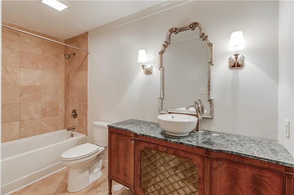 5515 Chemin De Vie, Atlanta, Georgia 30342, 2 Bedrooms Bedrooms, ,2 BathroomsBathrooms,Residential,Sold,5515 Chemin De Vie,6990212