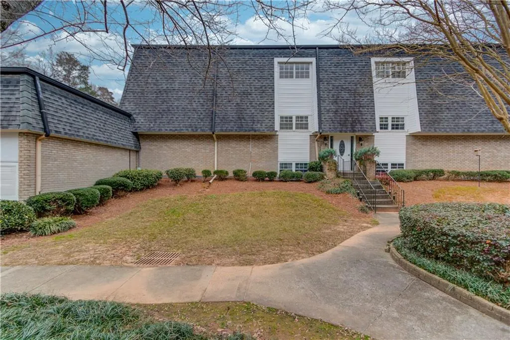 5515 Chemin De Vie, Atlanta, Georgia 30342, 2 Bedrooms Bedrooms, ,2 BathroomsBathrooms,Residential,Sold,5515 Chemin De Vie,6990212