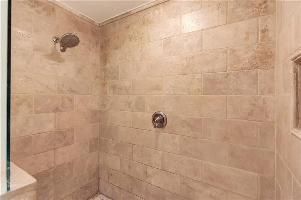 5515 Chemin De Vie, Atlanta, Georgia 30342, 2 Bedrooms Bedrooms, ,2 BathroomsBathrooms,Residential,Sold,5515 Chemin De Vie,6990212