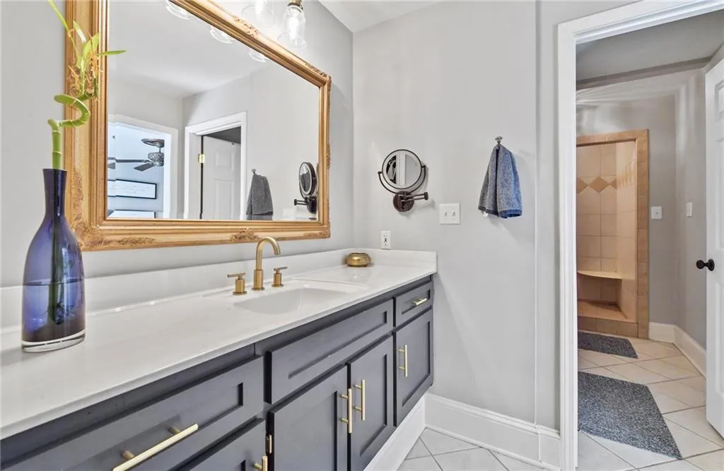 5710 Chemin De Vie Unit 5710, Atlanta, Georgia 30342, 3 Bedrooms Bedrooms, ,2 BathroomsBathrooms,Residential,Sold,5710 Chemin De Vie Unit 5710,6969099