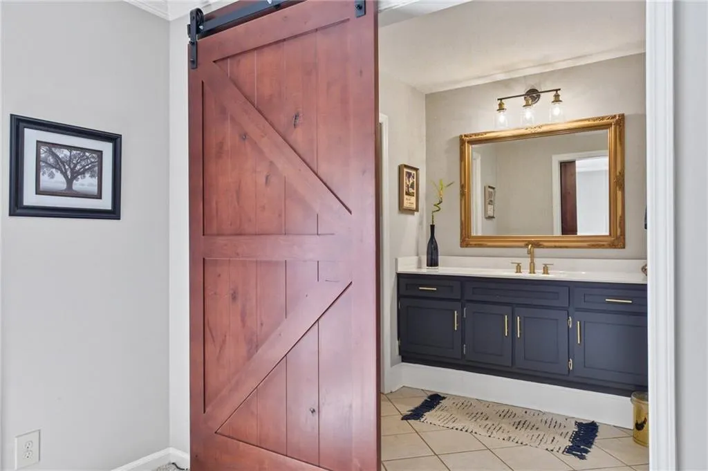 5710 Chemin De Vie Unit 5710, Atlanta, Georgia 30342, 3 Bedrooms Bedrooms, ,2 BathroomsBathrooms,Residential,Sold,5710 Chemin De Vie Unit 5710,6969099