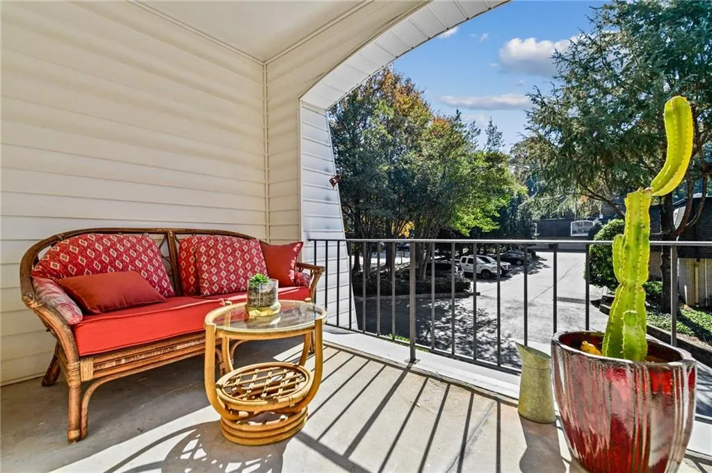 5710 Chemin De Vie Unit 5710, Atlanta, Georgia 30342, 3 Bedrooms Bedrooms, ,2 BathroomsBathrooms,Residential,Sold,5710 Chemin De Vie Unit 5710,6969099