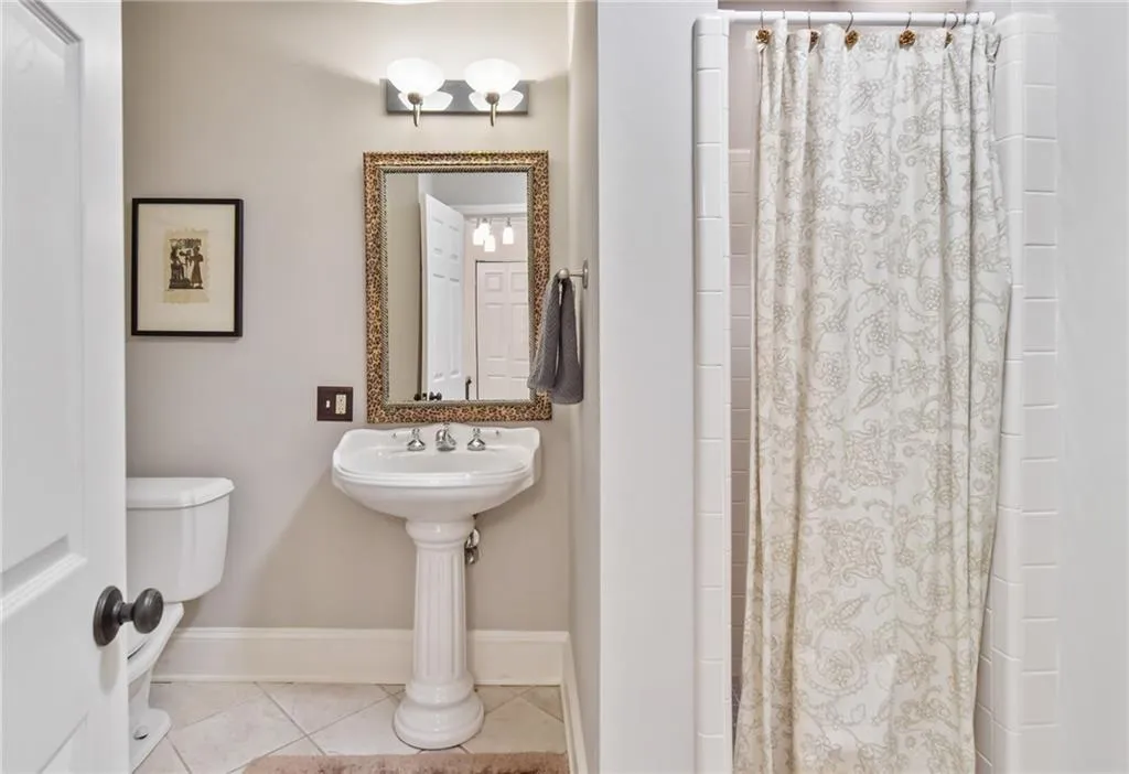 5710 Chemin De Vie Unit 5710, Atlanta, Georgia 30342, 3 Bedrooms Bedrooms, ,2 BathroomsBathrooms,Residential,Sold,5710 Chemin De Vie Unit 5710,6969099