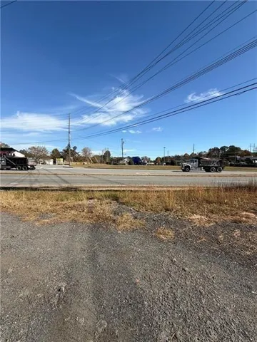 6387 Bells Ferry Road, Acworth, Georgia 30102