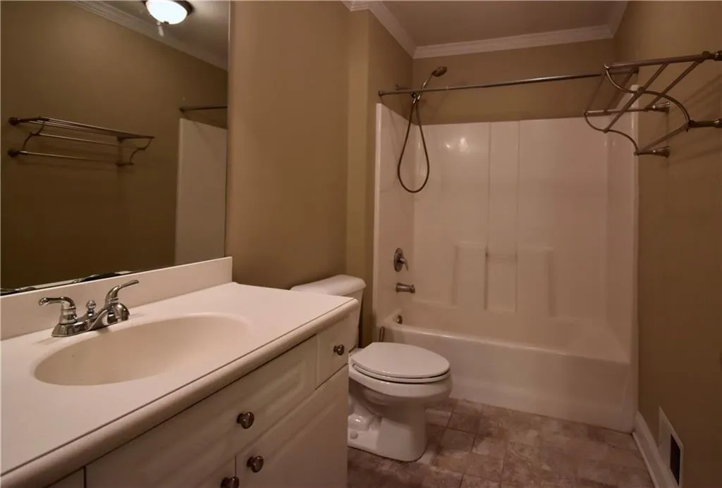404 Masons Creek Circle, Sandy Springs, Georgia 30350, 2 Bedrooms Bedrooms, ,2 BathroomsBathrooms,Residential,Sold,404 Masons Creek Circle,6895107