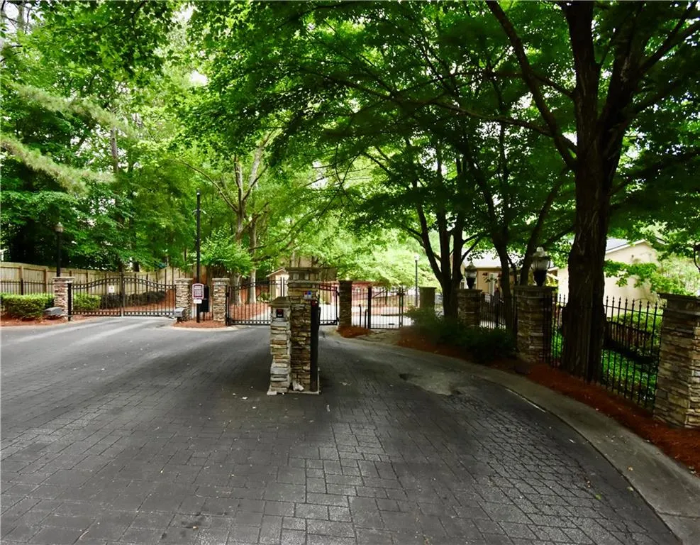 404 Masons Creek Circle, Sandy Springs, Georgia 30350, 2 Bedrooms Bedrooms, ,2 BathroomsBathrooms,Residential,Sold,404 Masons Creek Circle,6895107