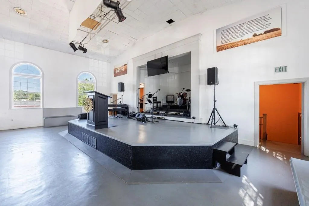 Commercial Sale For Sale - - - - Price $2,100,000 - 7655915