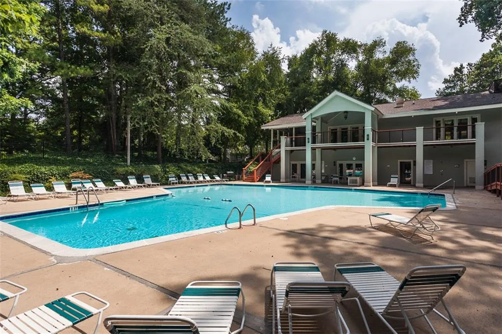 603 Garden Court, Sandy Springs, Georgia 30328, 3 Bedrooms Bedrooms, ,2 BathroomsBathrooms,Residential,Sold,603 Garden Court,5587751