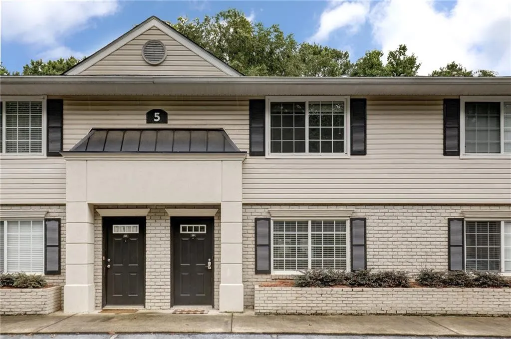 6940 Roswell Road Unit 5d, Sandy Springs, Georgia 30328, 2 Bedrooms Bedrooms, ,1 BathroomBathrooms,Residential,Sold,6940 Roswell Road Unit 5d,6761358