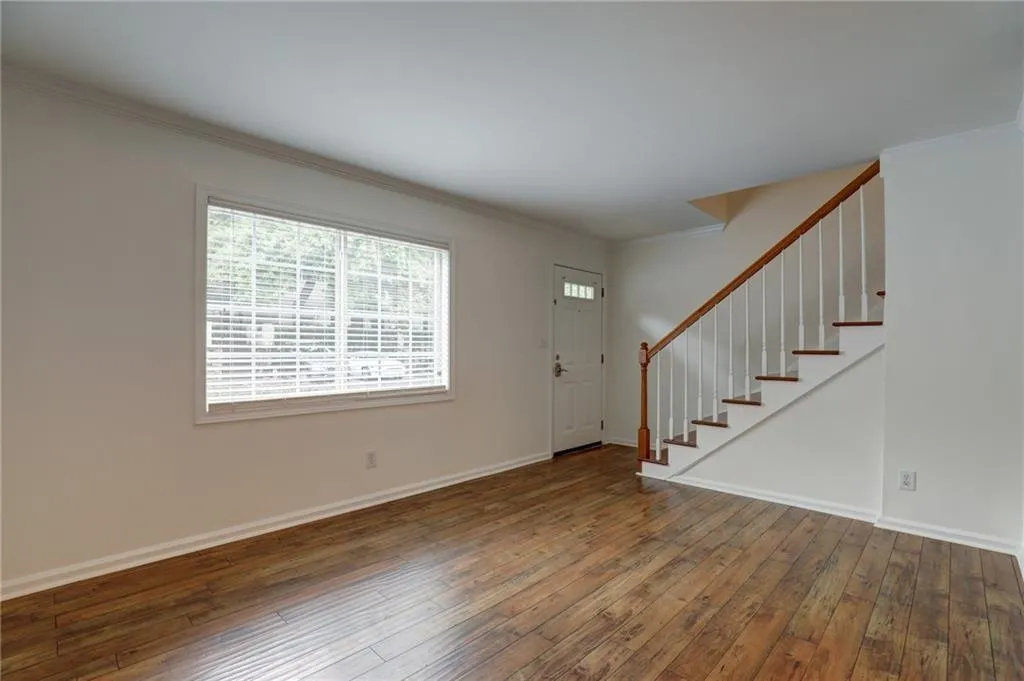 6940 Roswell Road Unit 5d, Sandy Springs, Georgia 30328, 2 Bedrooms Bedrooms, ,1 BathroomBathrooms,Residential,Sold,6940 Roswell Road Unit 5d,6761358