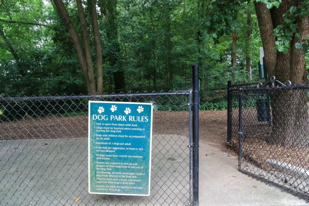 6940 Roswell Road Unit 5d, Sandy Springs, Georgia 30328, 2 Bedrooms Bedrooms, ,1 BathroomBathrooms,Residential,Sold,6940 Roswell Road Unit 5d,6761358