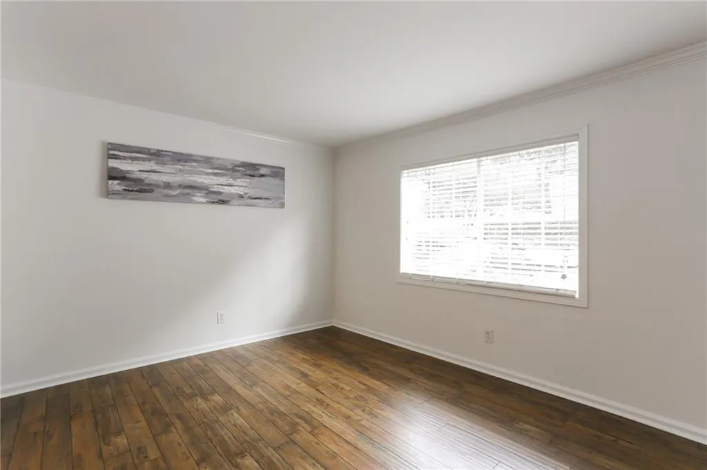 6940 Roswell Road Unit 5d, Sandy Springs, Georgia 30328, 2 Bedrooms Bedrooms, ,1 BathroomBathrooms,Residential,Sold,6940 Roswell Road Unit 5d,6761358