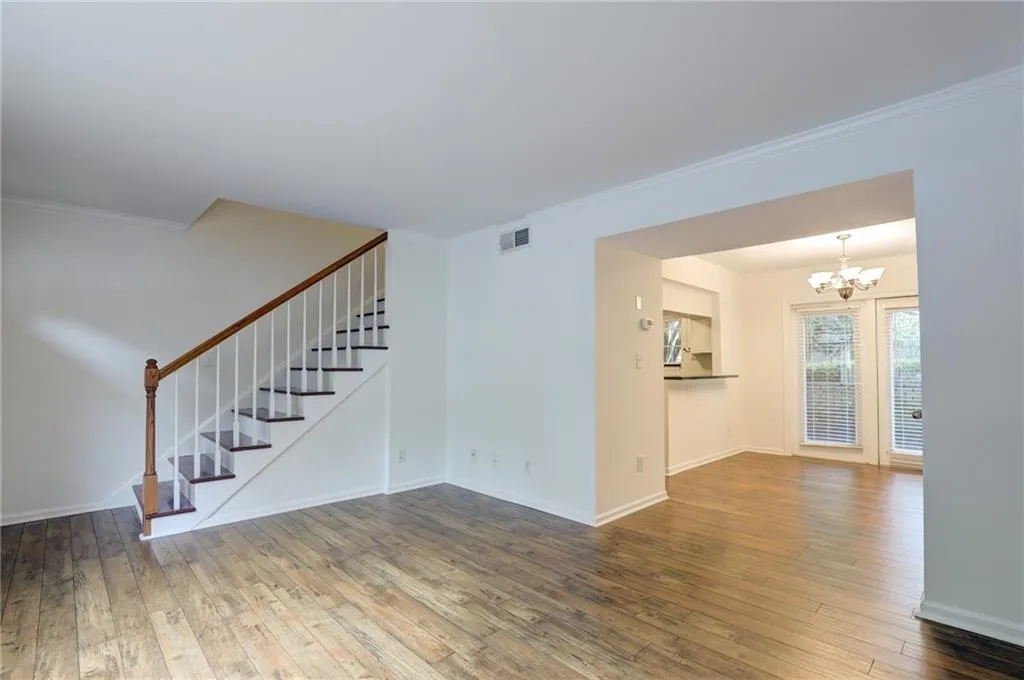 6940 Roswell Road Unit 5d, Sandy Springs, Georgia 30328, 2 Bedrooms Bedrooms, ,1 BathroomBathrooms,Residential,Sold,6940 Roswell Road Unit 5d,6761358