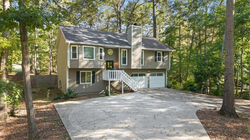 1528 Oakleaf Drive, Auburn, Georgia 30011