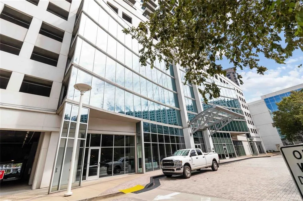 3224 Ne Peachtree Road Unit 815, Atlanta, Georgia 30326, 1 Bedroom Bedrooms, ,1 BathroomBathrooms,Residential,For Sale,3224 Ne Peachtree Road Unit 815,7659634