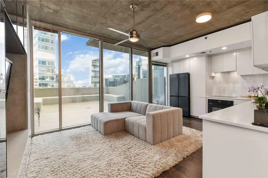 3224 Ne Peachtree Road Unit 815, Atlanta, Georgia 30326, 1 Bedroom Bedrooms, ,1 BathroomBathrooms,Residential,For Sale,3224 Ne Peachtree Road Unit 815,7659634
