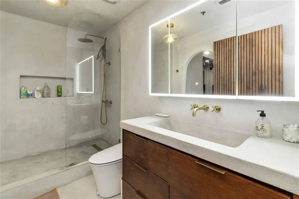 3224 Ne Peachtree Road Unit 815, Atlanta, Georgia 30326, 1 Bedroom Bedrooms, ,1 BathroomBathrooms,Residential,For Sale,3224 Ne Peachtree Road Unit 815,7659634