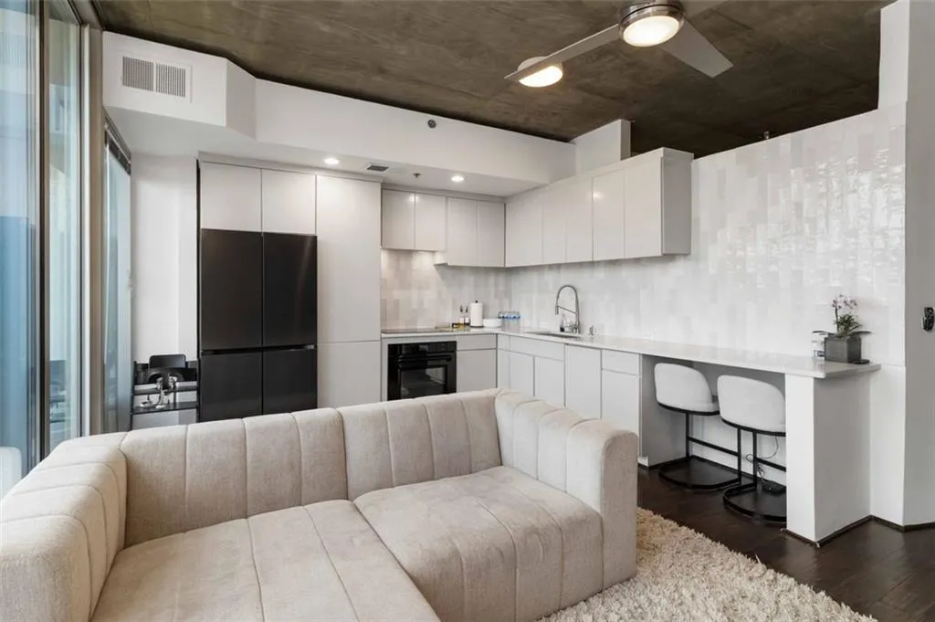 3224 Ne Peachtree Road Unit 815, Atlanta, Georgia 30326, 1 Bedroom Bedrooms, ,1 BathroomBathrooms,Residential,For Sale,3224 Ne Peachtree Road Unit 815,7659634