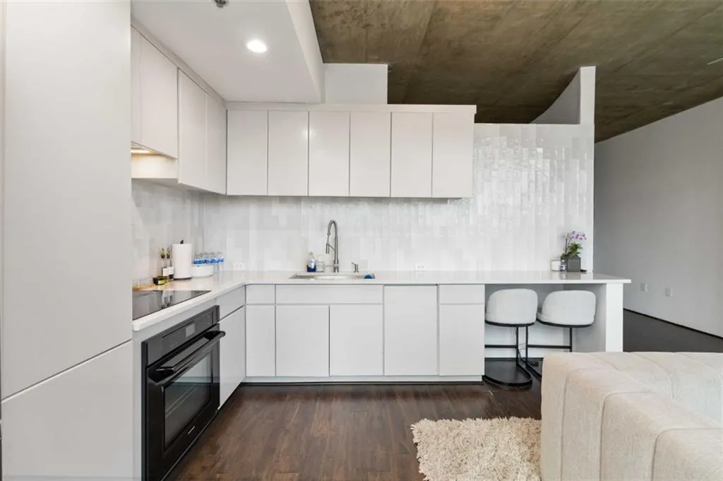 3224 Ne Peachtree Road Unit 815, Atlanta, Georgia 30326, 1 Bedroom Bedrooms, ,1 BathroomBathrooms,Residential,For Sale,3224 Ne Peachtree Road Unit 815,7659634