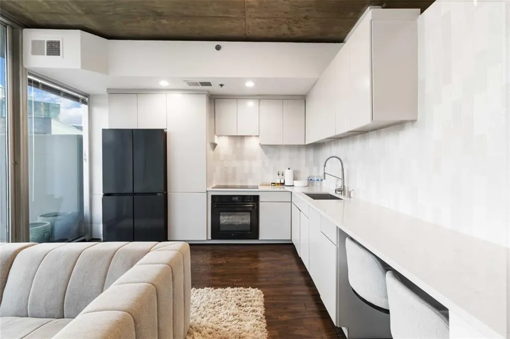 3224 Ne Peachtree Road Unit 815, Atlanta, Georgia 30326, 1 Bedroom Bedrooms, ,1 BathroomBathrooms,Residential,For Sale,3224 Ne Peachtree Road Unit 815,7659634