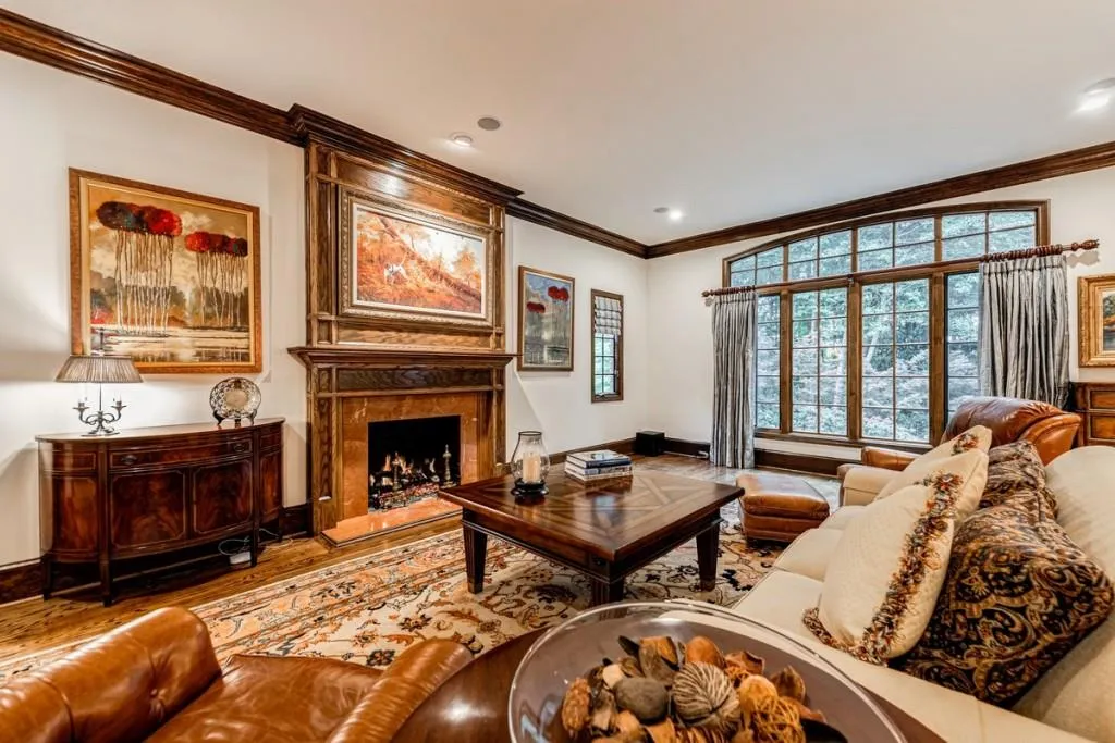 5595 Cross Gate Drive, Sandy Springs, Georgia 30327, 5 Bedrooms Bedrooms, ,5 BathroomsBathrooms,Residential,Sold,5595 Cross Gate Drive,6770560