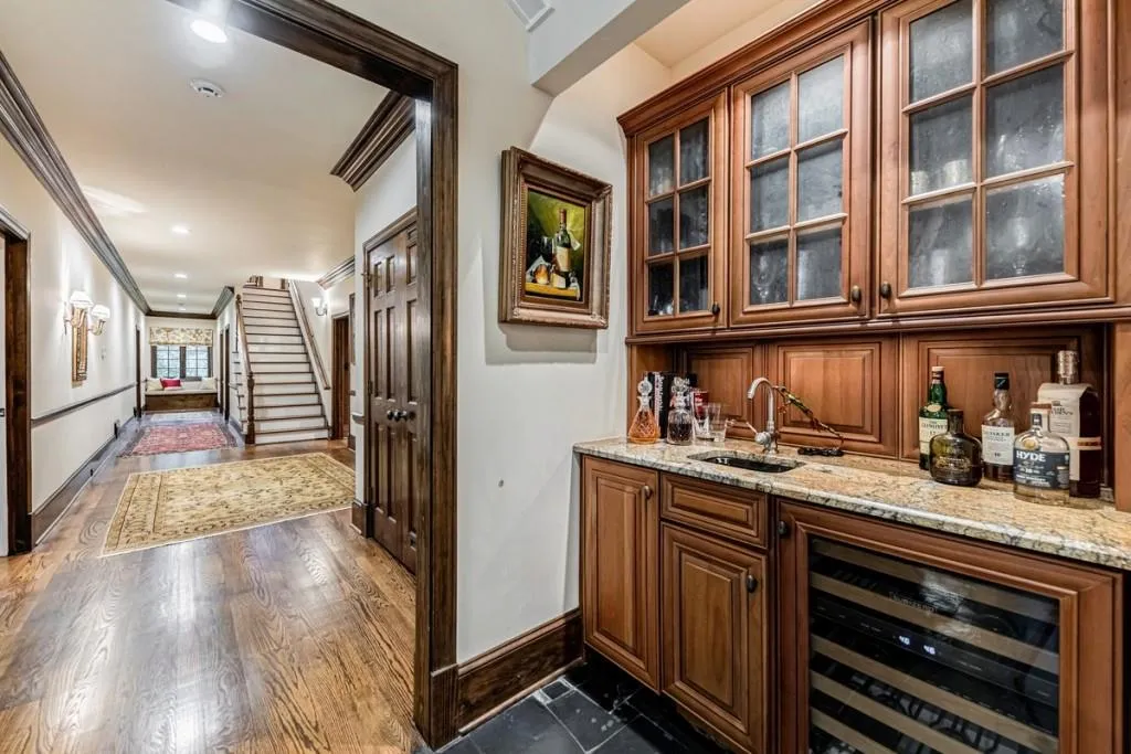 5595 Cross Gate Drive, Sandy Springs, Georgia 30327, 5 Bedrooms Bedrooms, ,5 BathroomsBathrooms,Residential,Sold,5595 Cross Gate Drive,6770560