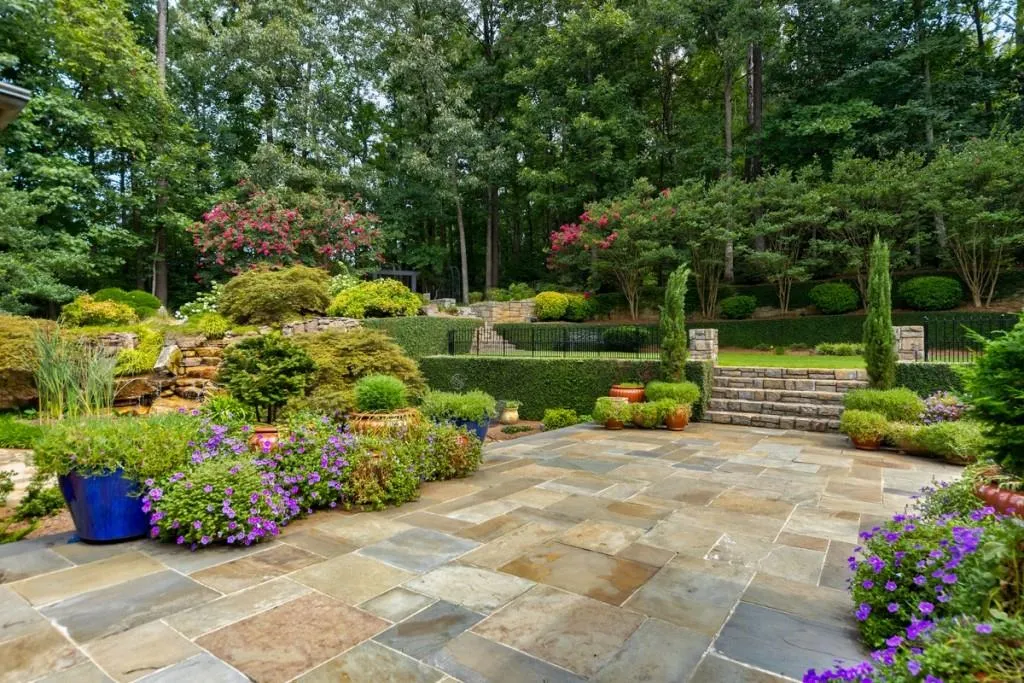 5595 Cross Gate Drive, Sandy Springs, Georgia 30327, 5 Bedrooms Bedrooms, ,5 BathroomsBathrooms,Residential,Sold,5595 Cross Gate Drive,6770560
