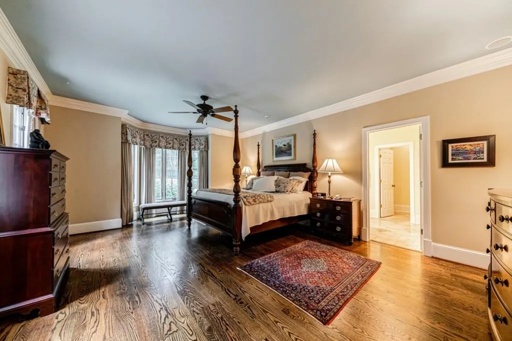 5595 Cross Gate Drive, Sandy Springs, Georgia 30327, 5 Bedrooms Bedrooms, ,5 BathroomsBathrooms,Residential,Sold,5595 Cross Gate Drive,6770560
