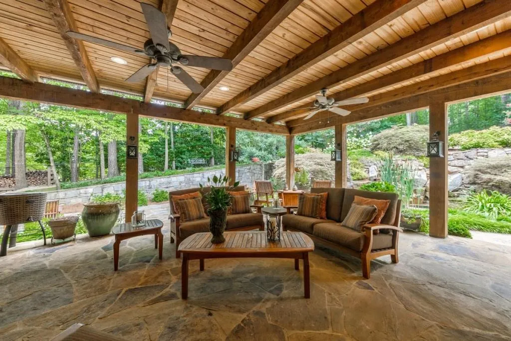 5595 Cross Gate Drive, Sandy Springs, Georgia 30327, 5 Bedrooms Bedrooms, ,5 BathroomsBathrooms,Residential,Sold,5595 Cross Gate Drive,6770560