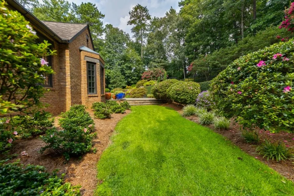 5595 Cross Gate Drive, Sandy Springs, Georgia 30327, 5 Bedrooms Bedrooms, ,5 BathroomsBathrooms,Residential,Sold,5595 Cross Gate Drive,6770560