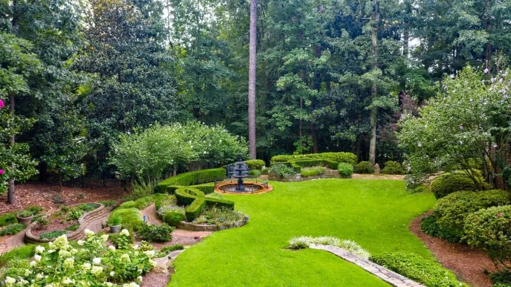 5595 Cross Gate Drive, Sandy Springs, Georgia 30327, 5 Bedrooms Bedrooms, ,5 BathroomsBathrooms,Residential,Sold,5595 Cross Gate Drive,6770560