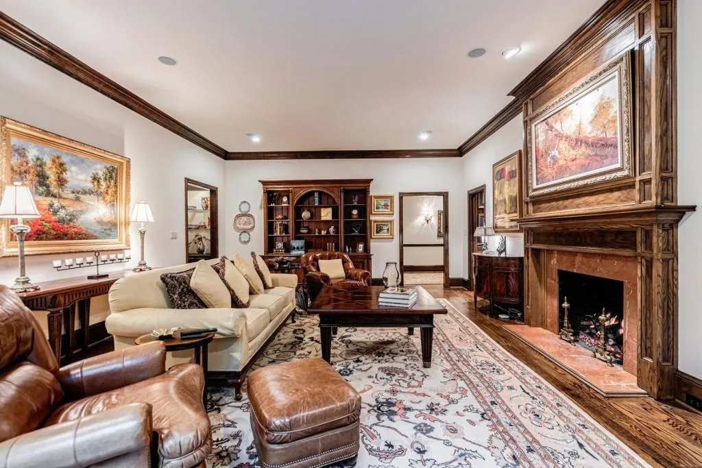 5595 Cross Gate Drive, Sandy Springs, Georgia 30327, 5 Bedrooms Bedrooms, ,5 BathroomsBathrooms,Residential,Sold,5595 Cross Gate Drive,6770560