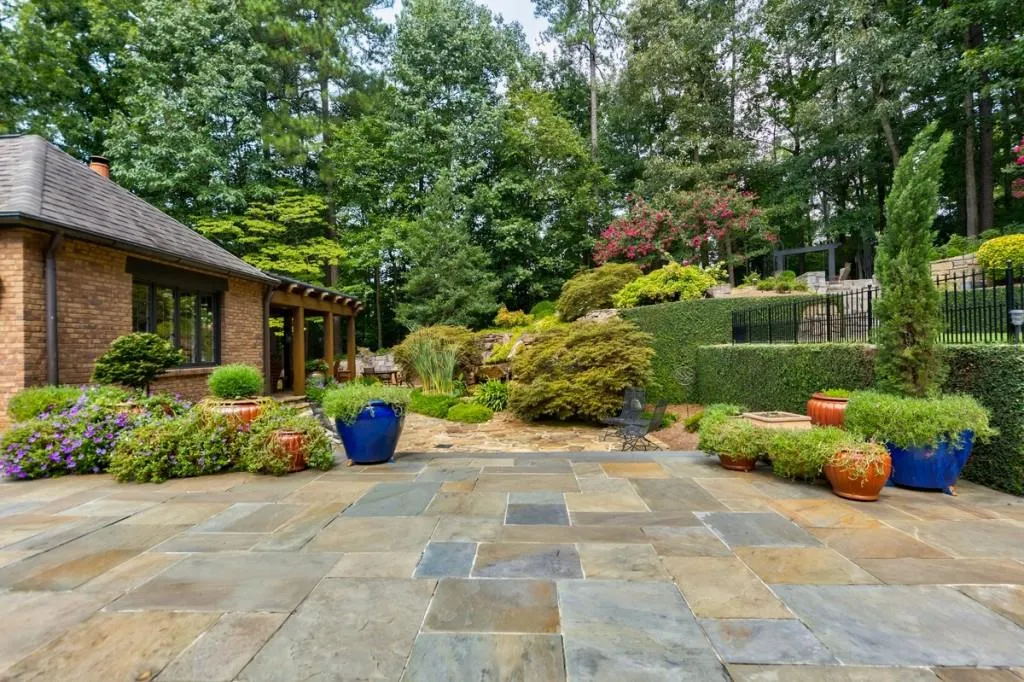 5595 Cross Gate Drive, Sandy Springs, Georgia 30327, 5 Bedrooms Bedrooms, ,5 BathroomsBathrooms,Residential,Sold,5595 Cross Gate Drive,6770560