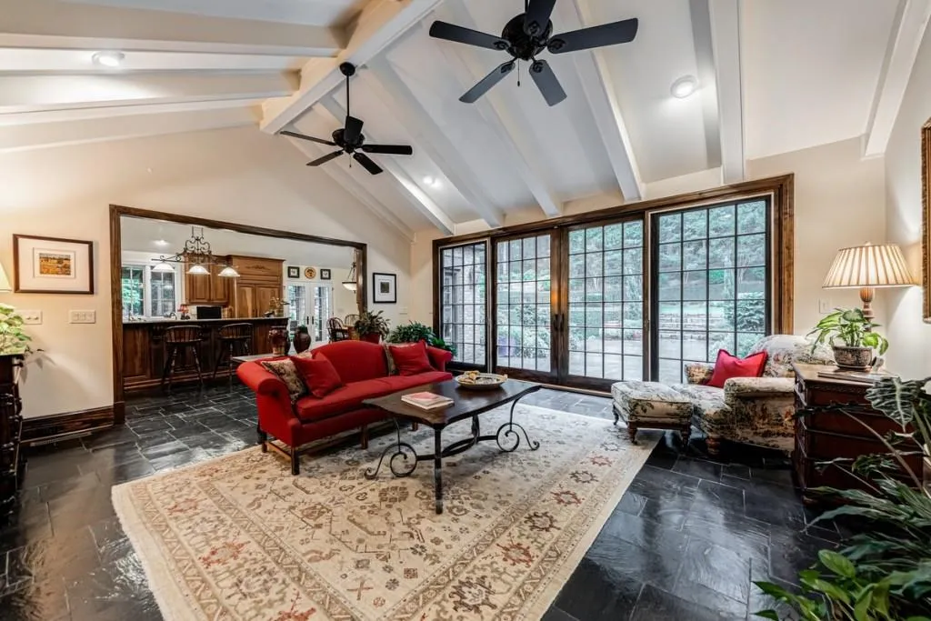 5595 Cross Gate Drive, Sandy Springs, Georgia 30327, 5 Bedrooms Bedrooms, ,5 BathroomsBathrooms,Residential,Sold,5595 Cross Gate Drive,6770560