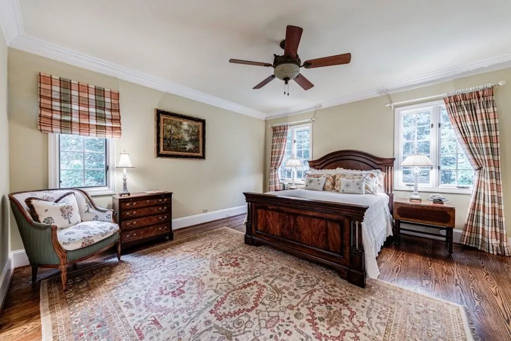 5595 Cross Gate Drive, Sandy Springs, Georgia 30327, 5 Bedrooms Bedrooms, ,5 BathroomsBathrooms,Residential,Sold,5595 Cross Gate Drive,6770560