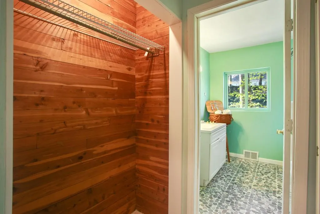 71 Hardeman Road, Sandy Springs, Georgia 30342, 4 Bedrooms Bedrooms, ,2 BathroomsBathrooms,Residential,Sold,71 Hardeman Road,5662109