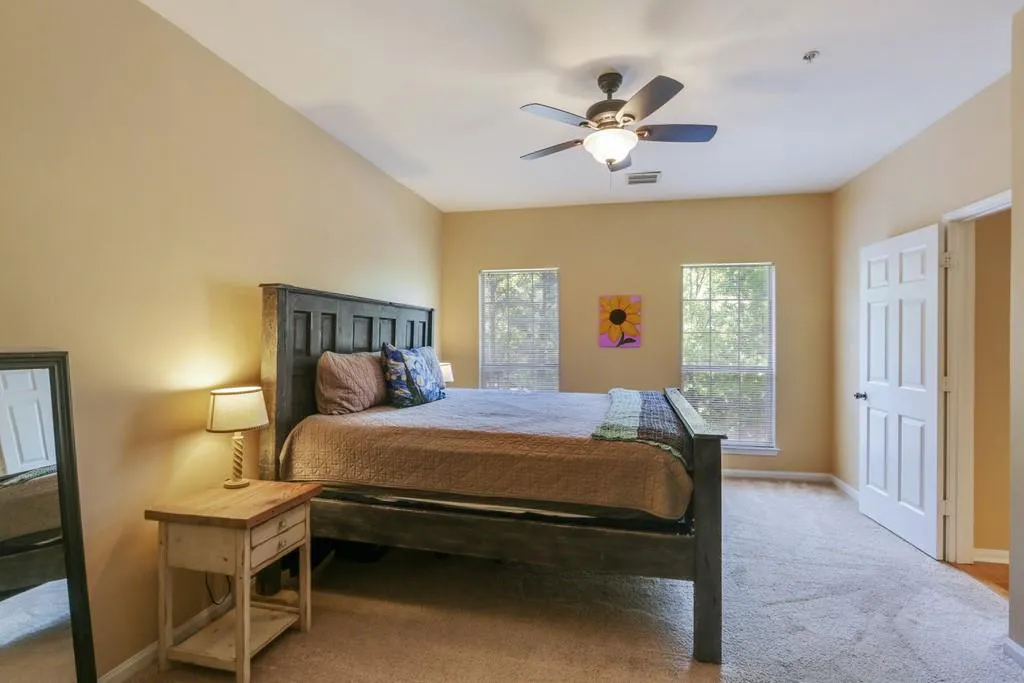 5641 Roswell Road Unit 305, Atlanta, Georgia 30342, 2 Bedrooms Bedrooms, ,2 BathroomsBathrooms,Residential,Sold,5641 Roswell Road Unit 305,6880428