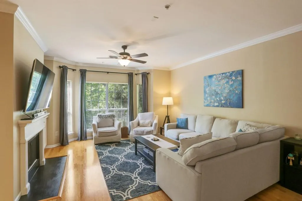 5641 Roswell Road Unit 305, Atlanta, Georgia 30342, 2 Bedrooms Bedrooms, ,2 BathroomsBathrooms,Residential,Sold,5641 Roswell Road Unit 305,6880428