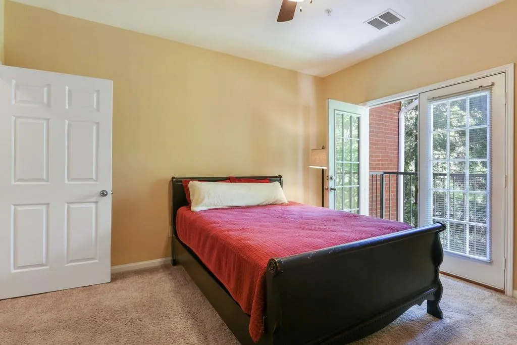 5641 Roswell Road Unit 305, Atlanta, Georgia 30342, 2 Bedrooms Bedrooms, ,2 BathroomsBathrooms,Residential,Sold,5641 Roswell Road Unit 305,6880428
