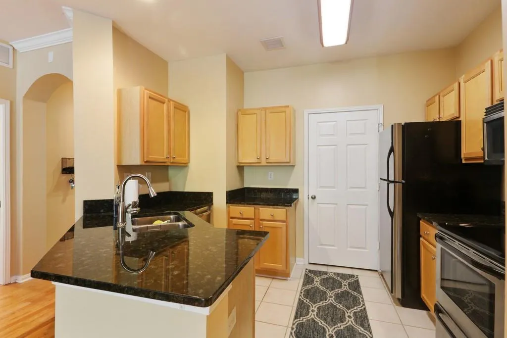 5641 Roswell Road Unit 305, Atlanta, Georgia 30342, 2 Bedrooms Bedrooms, ,2 BathroomsBathrooms,Residential,Sold,5641 Roswell Road Unit 305,6880428