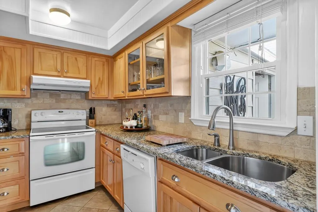 136 Peachtree Memorial Drive Nw Unit 7-10, Atlanta, Georgia 30309, 2 Bedrooms Bedrooms, 0 ,1 BathroomBathrooms,Residential,For Sale,136 Peachtree Memorial Drive Nw Unit 7-10,7718490