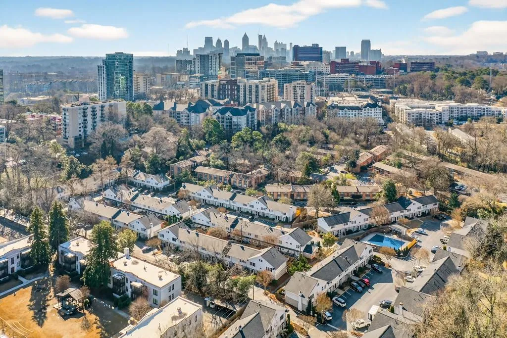 136 Peachtree Memorial Drive Nw Unit 7-10, Atlanta, Georgia 30309, 2 Bedrooms Bedrooms, 0 ,1 BathroomBathrooms,Residential,For Sale,136 Peachtree Memorial Drive Nw Unit 7-10,7718490