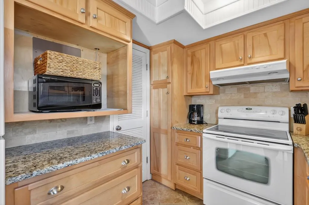136 Peachtree Memorial Drive Nw Unit 7-10, Atlanta, Georgia 30309, 2 Bedrooms Bedrooms, 0 ,1 BathroomBathrooms,Residential,For Sale,136 Peachtree Memorial Drive Nw Unit 7-10,7718490