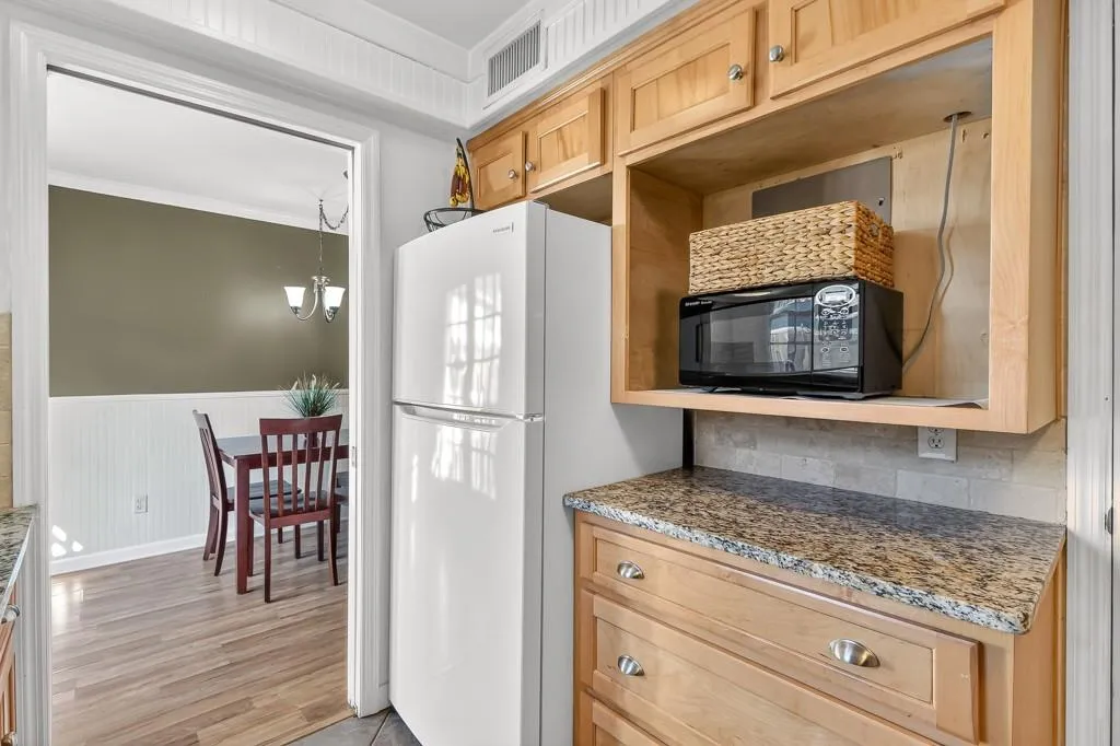 136 Peachtree Memorial Drive Nw Unit 7-10, Atlanta, Georgia 30309, 2 Bedrooms Bedrooms, 0 ,1 BathroomBathrooms,Residential,For Sale,136 Peachtree Memorial Drive Nw Unit 7-10,7718490