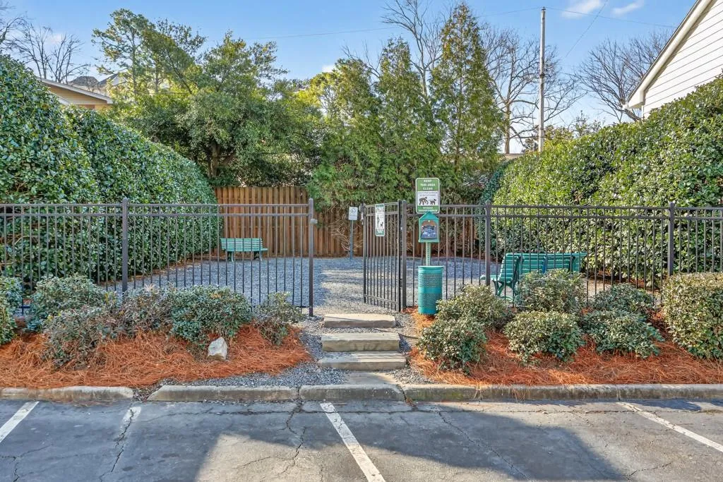 136 Peachtree Memorial Drive Nw Unit 7-10, Atlanta, Georgia 30309, 2 Bedrooms Bedrooms, 0 ,1 BathroomBathrooms,Residential,For Sale,136 Peachtree Memorial Drive Nw Unit 7-10,7718490