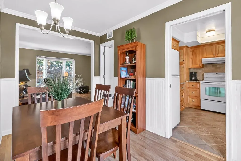 136 Peachtree Memorial Drive Nw Unit 7-10, Atlanta, Georgia 30309, 2 Bedrooms Bedrooms, 0 ,1 BathroomBathrooms,Residential,For Sale,136 Peachtree Memorial Drive Nw Unit 7-10,7718490
