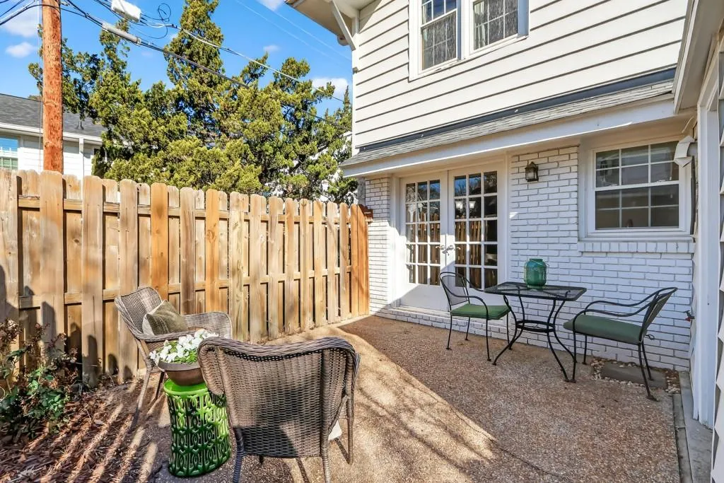 136 Peachtree Memorial Drive Nw Unit 7-10, Atlanta, Georgia 30309, 2 Bedrooms Bedrooms, 0 ,1 BathroomBathrooms,Residential,For Sale,136 Peachtree Memorial Drive Nw Unit 7-10,7718490
