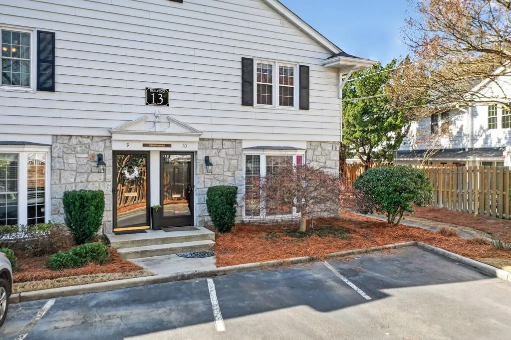 136 Peachtree Memorial Drive Nw Unit 7-10, Atlanta, Georgia 30309, 2 Bedrooms Bedrooms, 0 ,1 BathroomBathrooms,Residential,For Sale,136 Peachtree Memorial Drive Nw Unit 7-10,7718490